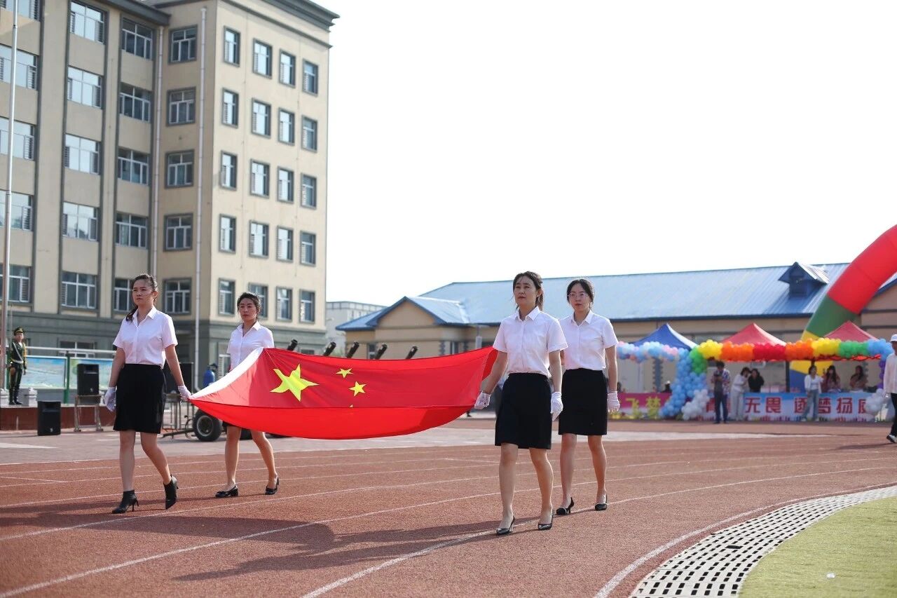 赛场无惧挑战，青春不负热爱——绥棱县第二中学2025春季运动会